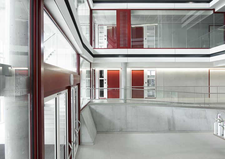 Starecase with fire resistant glazed partition